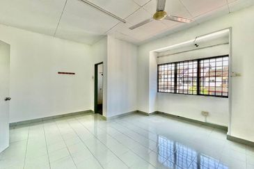 Double Storey House NON BUMI PUJ 2 PUNCAK JALIL FOR SALE