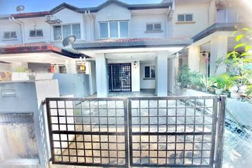 Double Storey House NON BUMI PUJ 2 PUNCAK JALIL FOR SALE