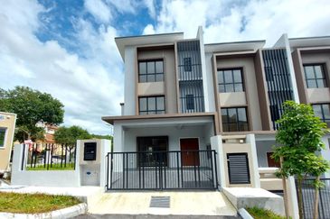 Spacious Newly House CORNER LOT 3 Storey SUPERLINK  Ukay Bestari AMPANG