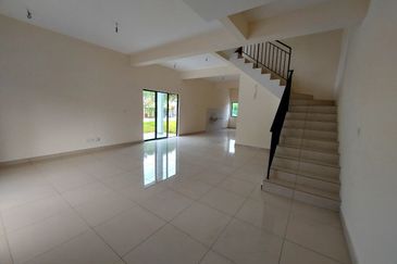 Spacious Newly House CORNER LOT 3 Storey SUPERLINK  Ukay Bestari AMPANG