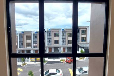 Spacious Newly House CORNER LOT 3 Storey SUPERLINK  Ukay Bestari AMPANG
