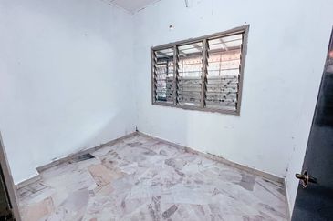 FOR SALE Single Storey Terrace Jalan Suasana, Bandar Tun Hussein Onn, Cheras 