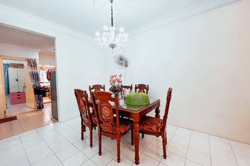 For Sale Townhouse Taman Saga (Upper Unit), Ampang, Selangor