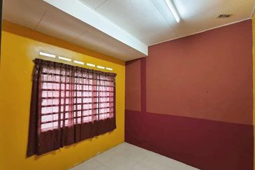 Corner Lot Single Storey Terrace House, Taman Langat Utama 3, Banting, Selangor