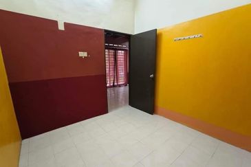 Corner Lot Single Storey Terrace House, Taman Langat Utama 3, Banting, Selangor