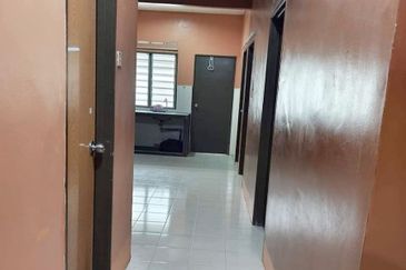 Corner Lot Single Storey Terrace House, Taman Langat Utama 3, Banting, Selangor
