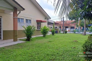 Corner Lot Single Storey Terrace House, Taman Langat Utama 3, Banting, Selangor
