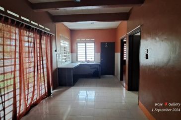 Corner Lot Single Storey Terrace House, Taman Langat Utama 3, Banting, Selangor