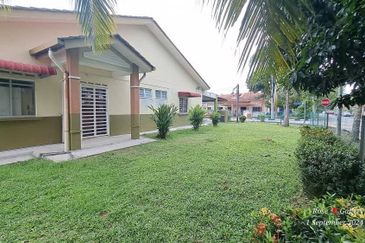 Corner Lot Single Storey Terrace House, Taman Langat Utama 3, Banting, Selangor