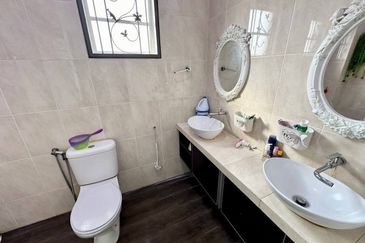  2 Storey Semi D Taman Prima Saujana Kajang Selangor 