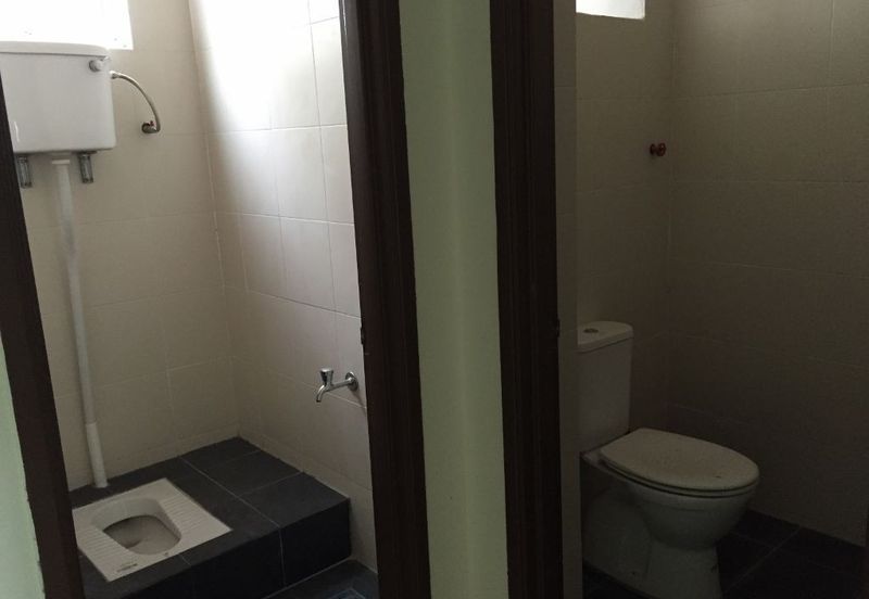 Pusat Perdagangan Danga Utama