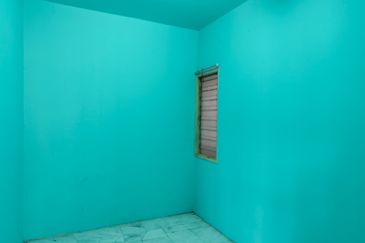 Iris Apartment, Taman Saujana Utama