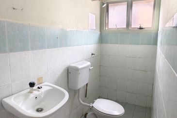 Iris Apartment, Taman Saujana Utama