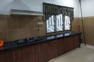 BANDAR ENSTEK (JENTAYU)