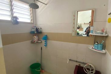 Taman Bunga Raya, Sepang