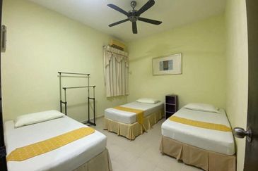 ANGGERIK COURT APARTMENT (PUTRA NILAI)