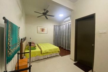 ANGGERIK COURT APARTMENT (PUTRA NILAI)