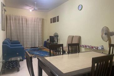 ANGGERIK COURT APARTMENT (PUTRA NILAI)