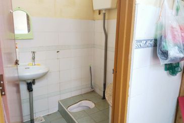 Taman Seroja, Bandar Baru Salak Tinggi