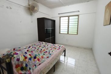 Flat Taman Plentong Utama