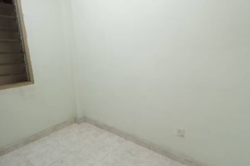 Flat Taman Plentong Utama