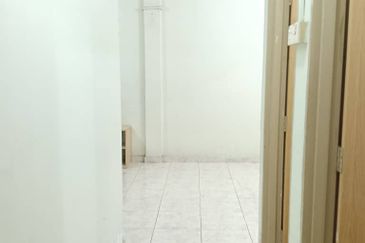 Flat Taman Plentong Utama