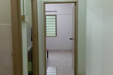 Flat Taman Plentong Utama