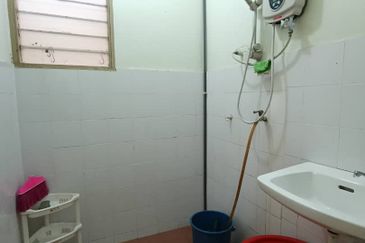 Flat Taman Plentong Utama