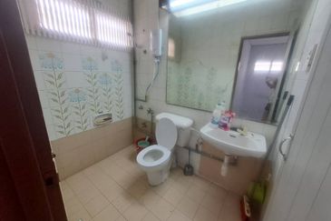 Taman Pelangi, Plentong