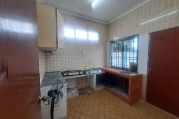 Taman Pelangi, Plentong