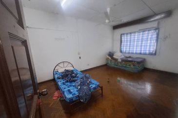 Taman Pelangi, Plentong