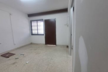 Taman Pelangi, Plentong