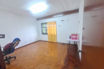 Taman Pelangi, Plentong