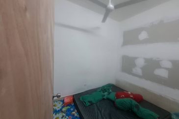 Taman Pelangi, Plentong