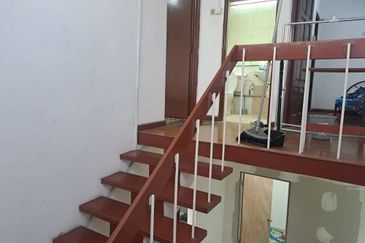 Taman Pelangi, Plentong