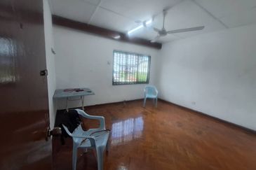 Taman Pelangi, Plentong