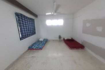 Taman Pelangi, Plentong