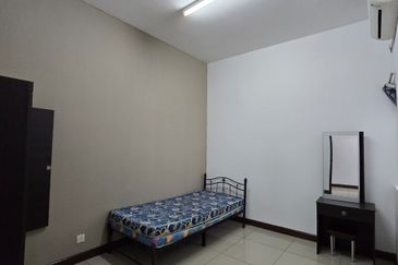 Dedaun Hijau (Greenfield Regency)