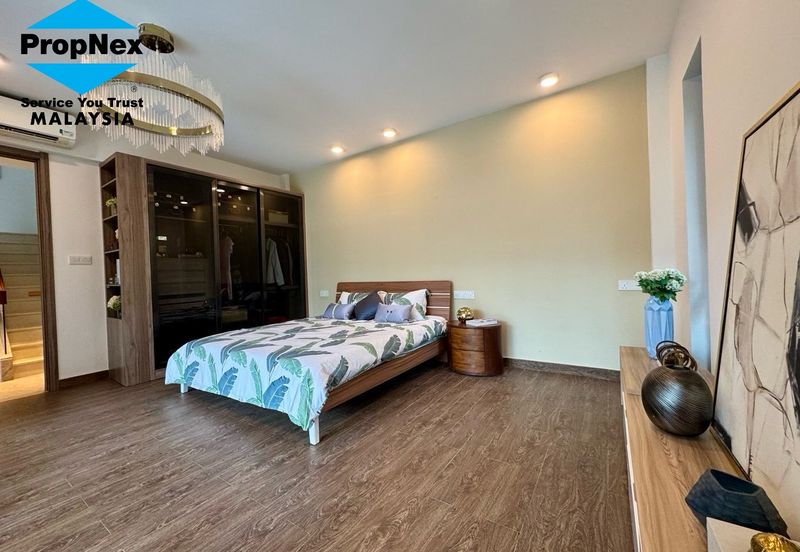 Forest City Golf Resort, Gelang Petah