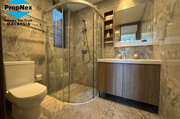 Forest City Golf Resort, Gelang Petah