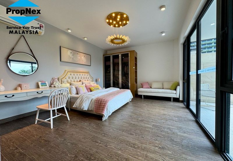 Forest City Golf Resort, Gelang Petah