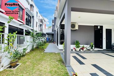 The Canal Garden South, Horizon Hills