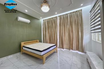 Stulang Laut / Darat