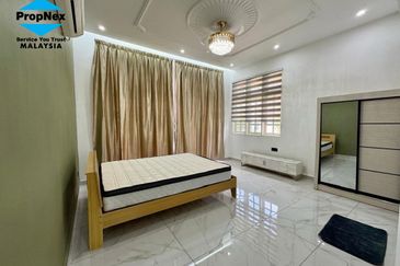 Stulang Laut / Darat