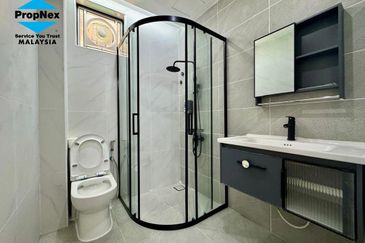 Stulang Laut / Darat