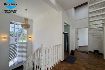 Stulang Laut / Darat