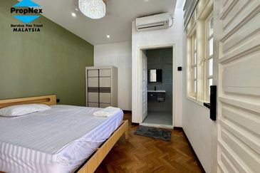 Stulang Laut / Darat