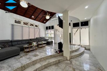 Stulang Laut / Darat