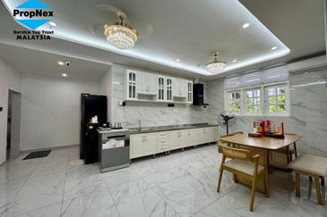 Stulang Laut / Darat