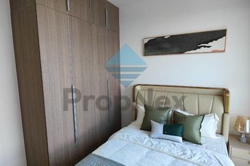 The M @ Medini Macrolink